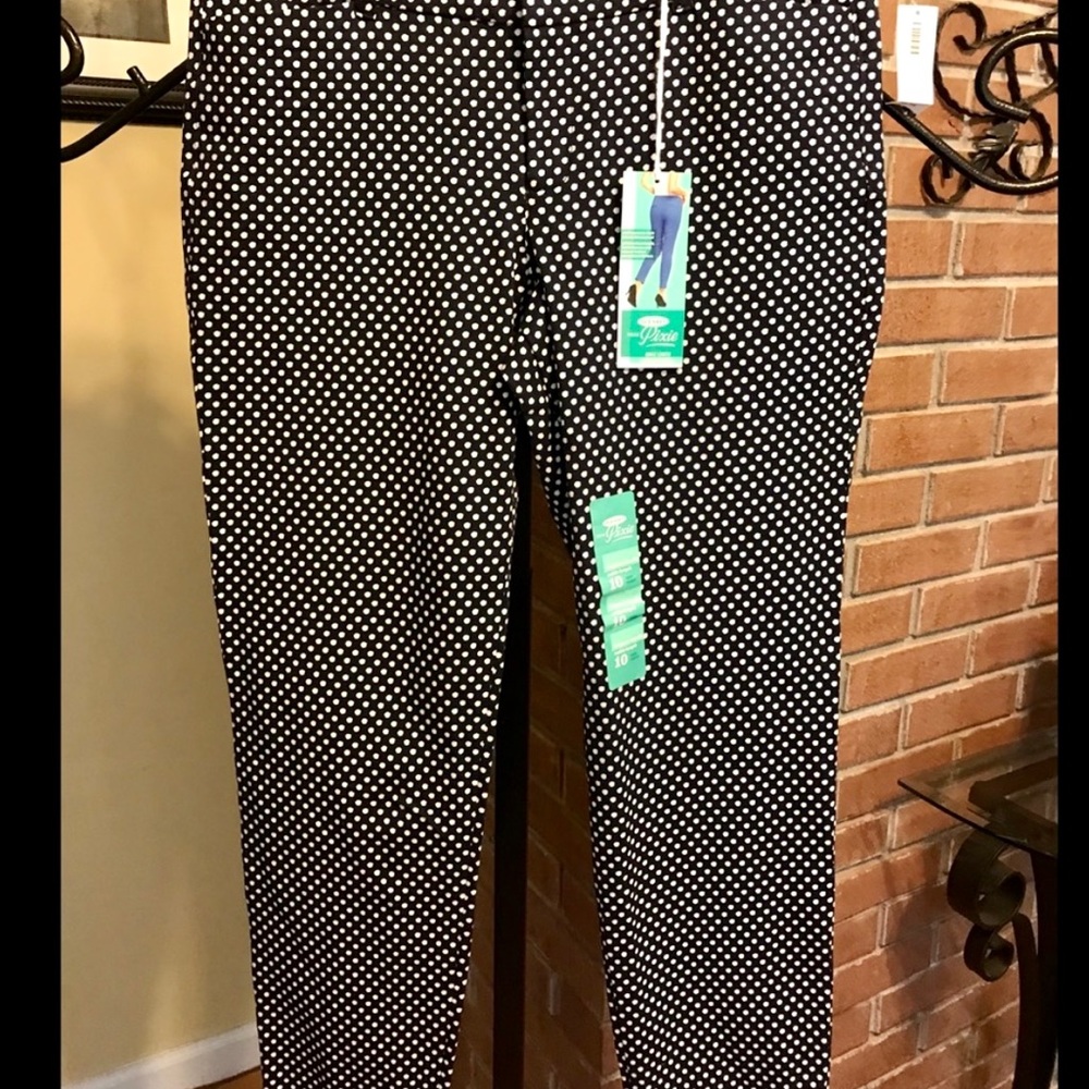 NWT Old Navy Polka Dot Pixie Pants - Women’s Size 10